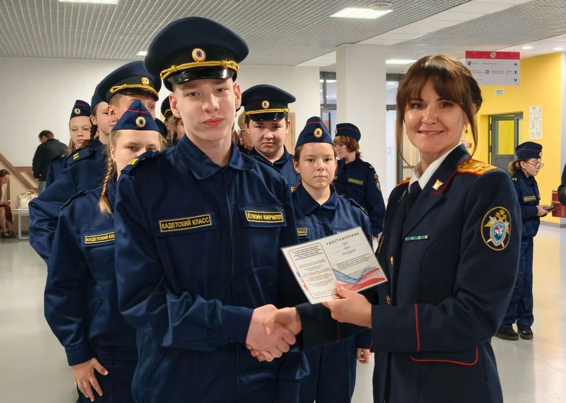Руководитель СУ СК России по Свердловской области торжественно открыл 11 профильных кадетских классов Следственного комитета России Руководитель СУ СК России по Свердловской области торжественно открыл 11 профильных кадетских классов Следственного комитета России