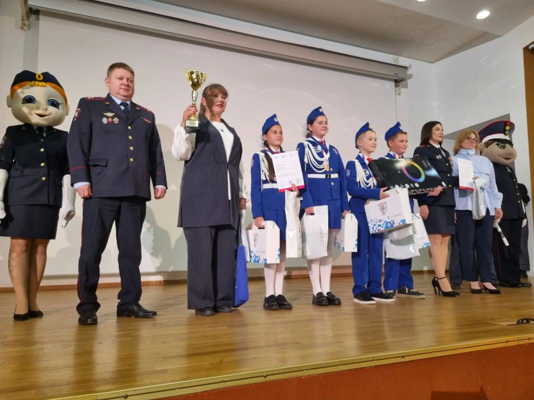 В Первоуральске определили сильнейших юных инспекторов движения Свердловской области В Первоуральске определили сильнейших юных инспекторов движения Свердловской области