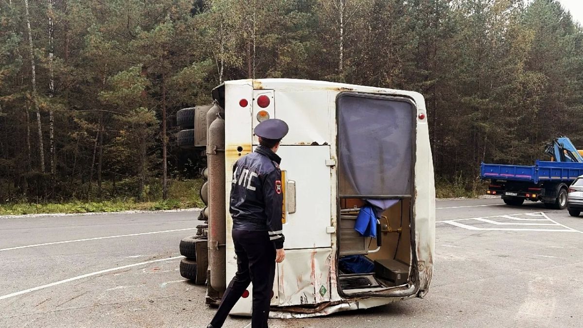 Пьяный автобусник с пассажирами попал в ДТП