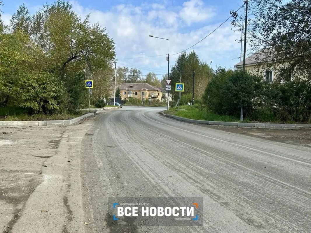 Станет больше парковок: техника зашла на еще одну улицу в Нижнем Тагиле Станет больше парковок: техника зашла на еще одну улицу в Нижнем Тагиле