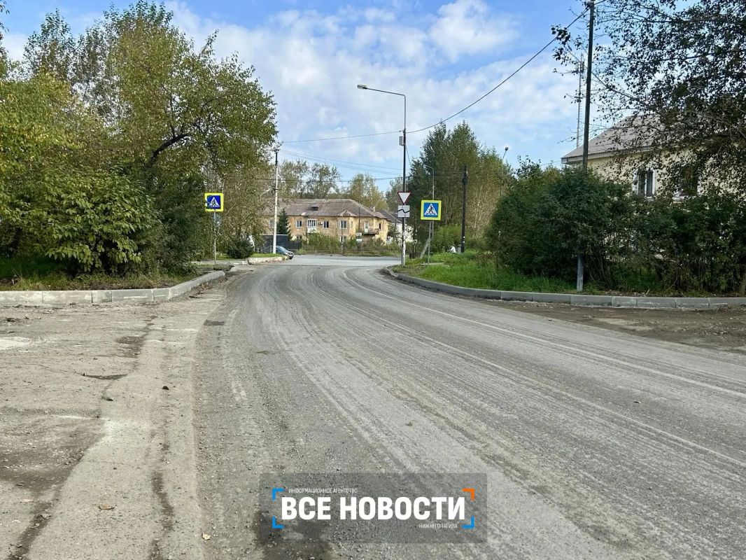 Станет больше парковок: техника зашла на еще одну улицу в Нижнем Тагиле Станет больше парковок: техника зашла на еще одну улицу в Нижнем Тагиле