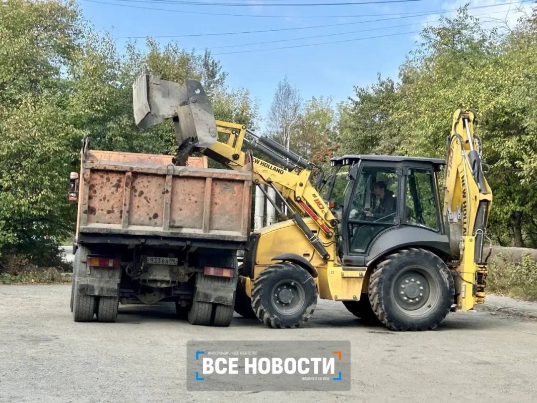 Станет больше парковок: техника зашла на еще одну улицу в Нижнем Тагиле Станет больше парковок: техника зашла на еще одну улицу в Нижнем Тагиле