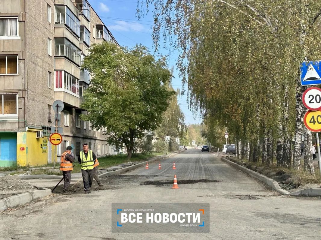 Станет больше парковок: техника зашла на еще одну улицу в Нижнем Тагиле Станет больше парковок: техника зашла на еще одну улицу в Нижнем Тагиле