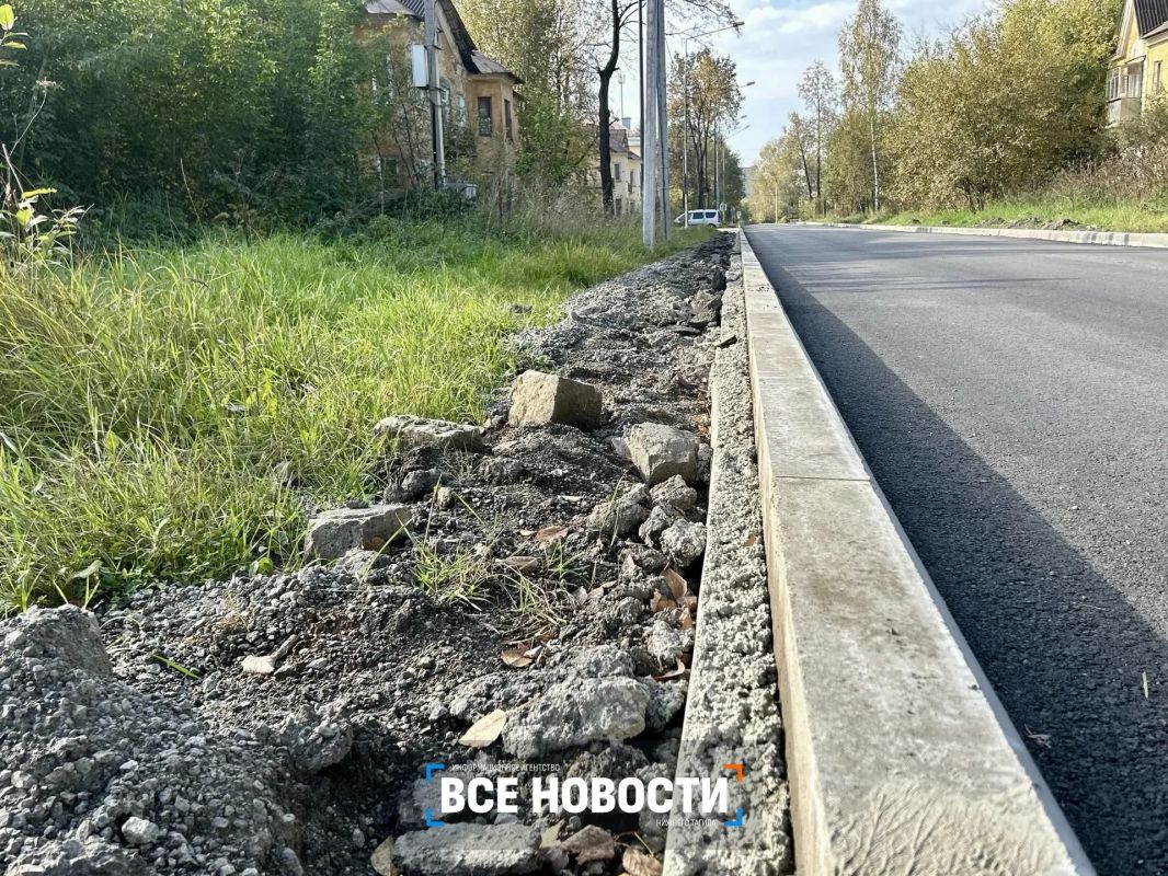 Станет больше парковок: техника зашла на еще одну улицу в Нижнем Тагиле Станет больше парковок: техника зашла на еще одну улицу в Нижнем Тагиле