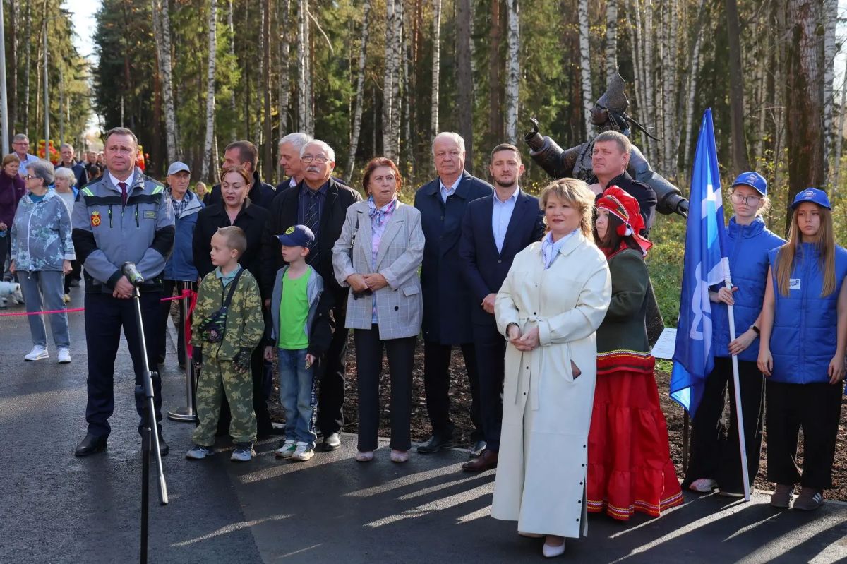 Парк в микрорайоне Рудник имени III Интернационала открылся после комплексного благоустройства Парк в микрорайоне Рудник имени III Интернационала открылся после комплексного благоустройства