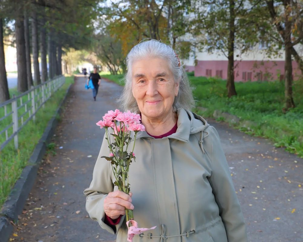 Пойдем гулять?. Мы ходим по городу одними и теми же дорогами: работа – дом, дом – работа Пойдем гулять?. Мы ходим по городу одними и теми же дорогами: работа – дом, дом – работа