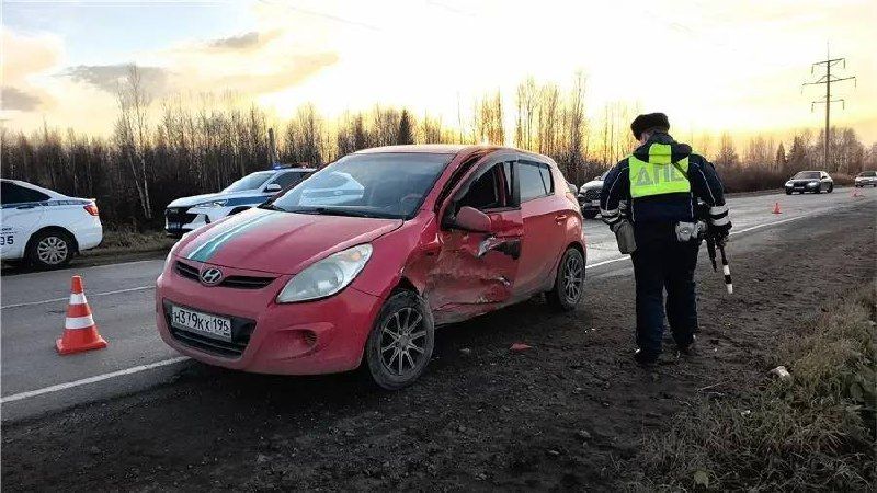 В аварии на трассе под Тагилом травмировались три человека, но обстоятельства столкновения Lada и Hyundai вызывают много вопросов В аварии на трассе под Тагилом травмировались три человека, но обстоятельства столкновения Lada и Hyundai вызывают много вопросов